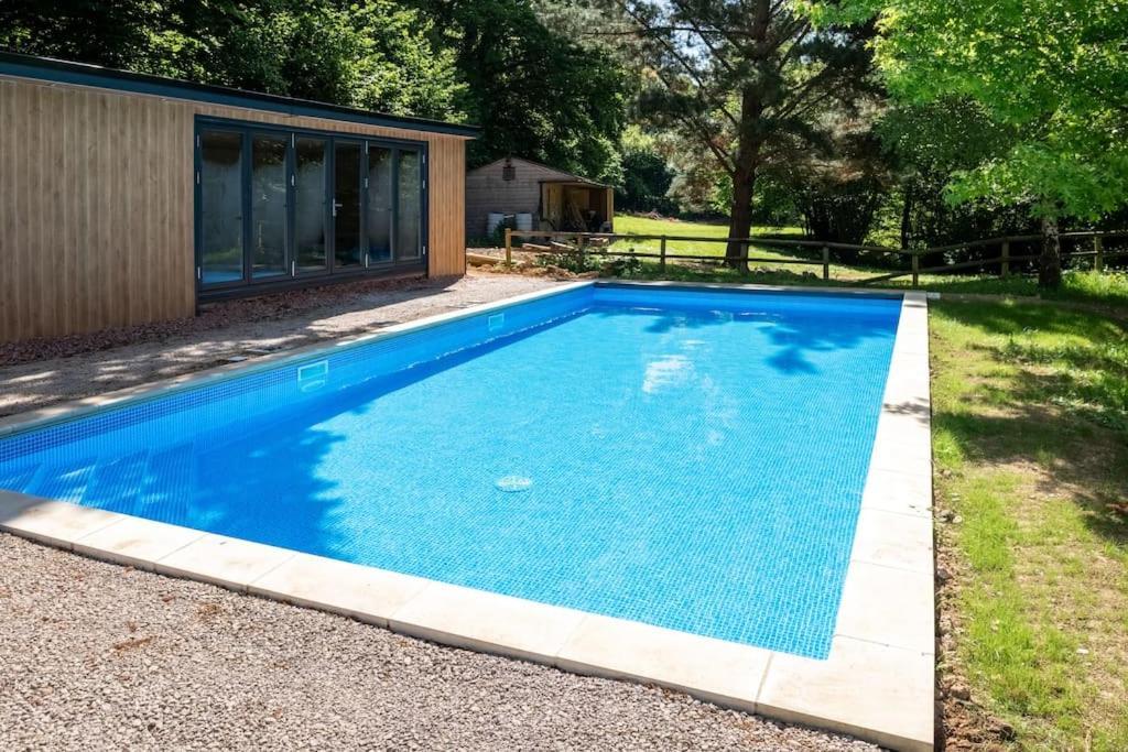 Osbornes Holiday House Near Exeter With Swimming Pool Exterior photo