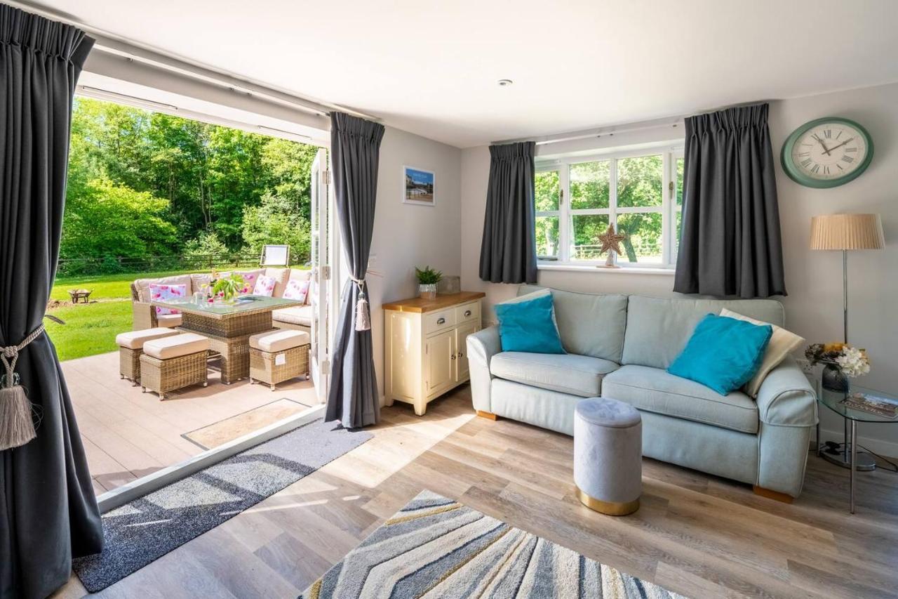 Osbornes Holiday House Near Exeter With Swimming Pool Exterior photo