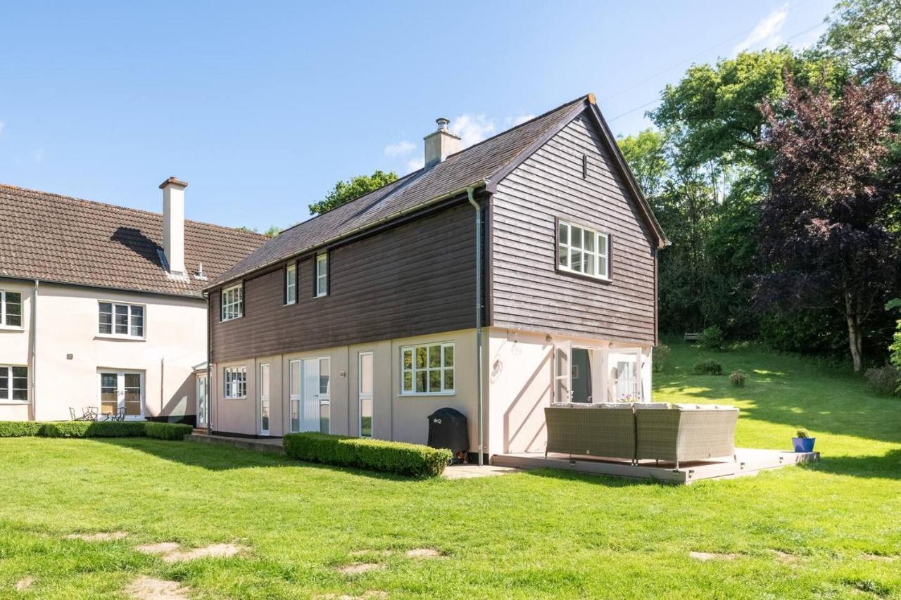 Osbornes Holiday House Near Exeter With Swimming Pool Exterior photo
