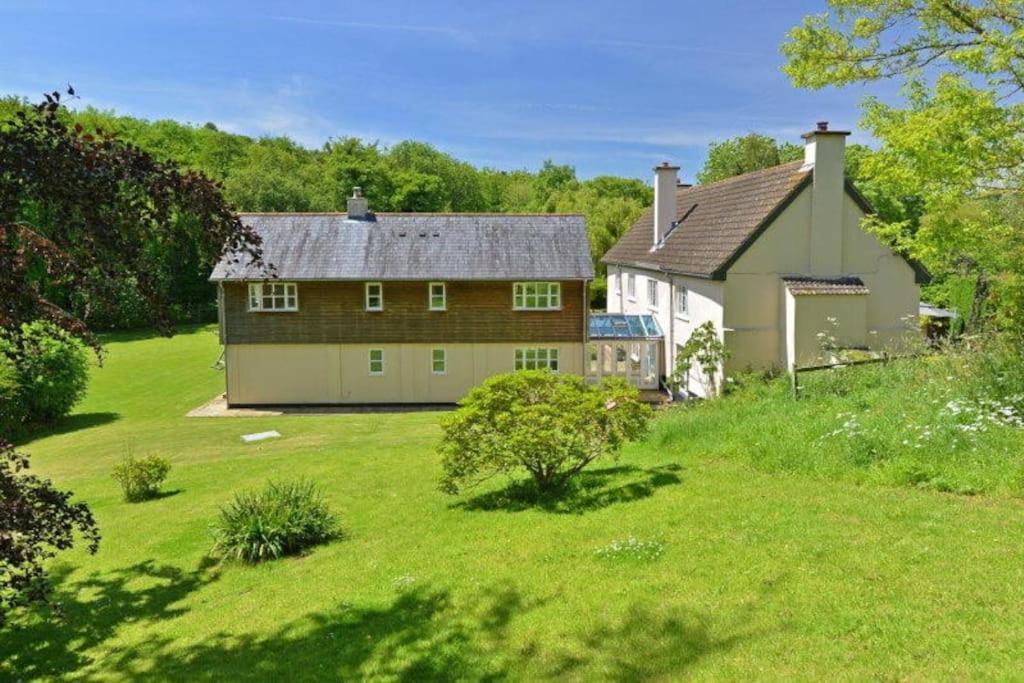 Osbornes Holiday House Near Exeter With Swimming Pool Exterior photo