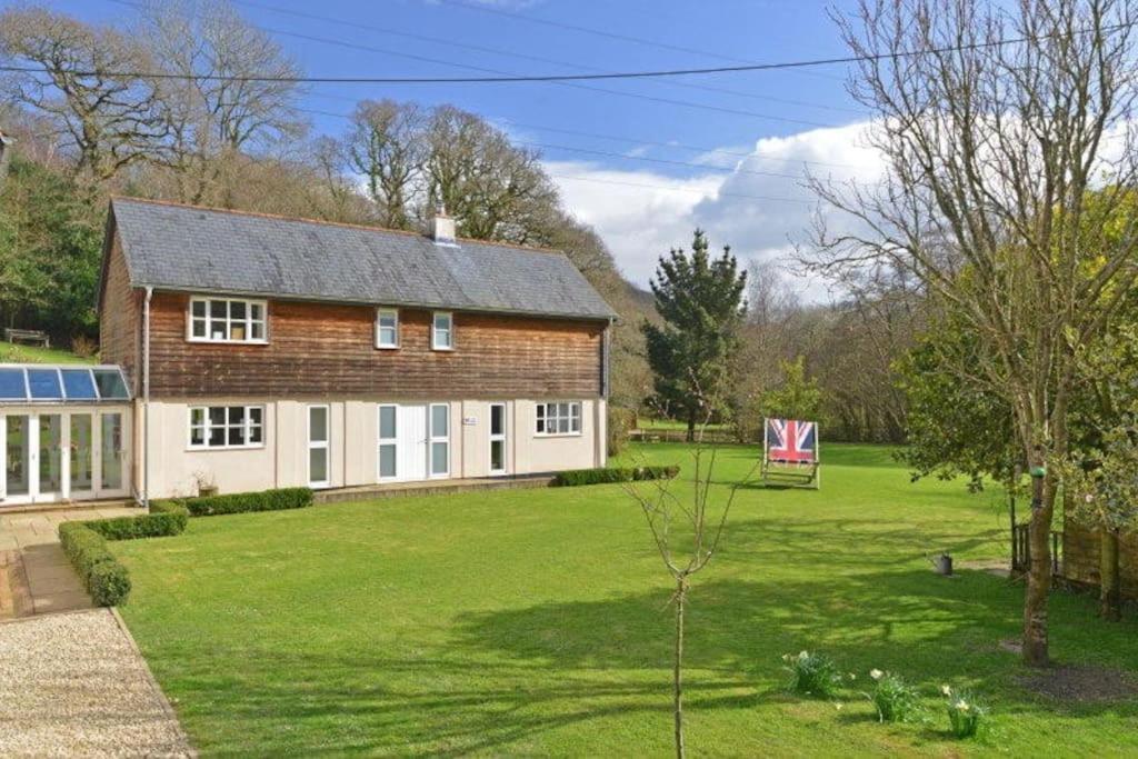 Osbornes Holiday House Near Exeter With Swimming Pool Exterior photo