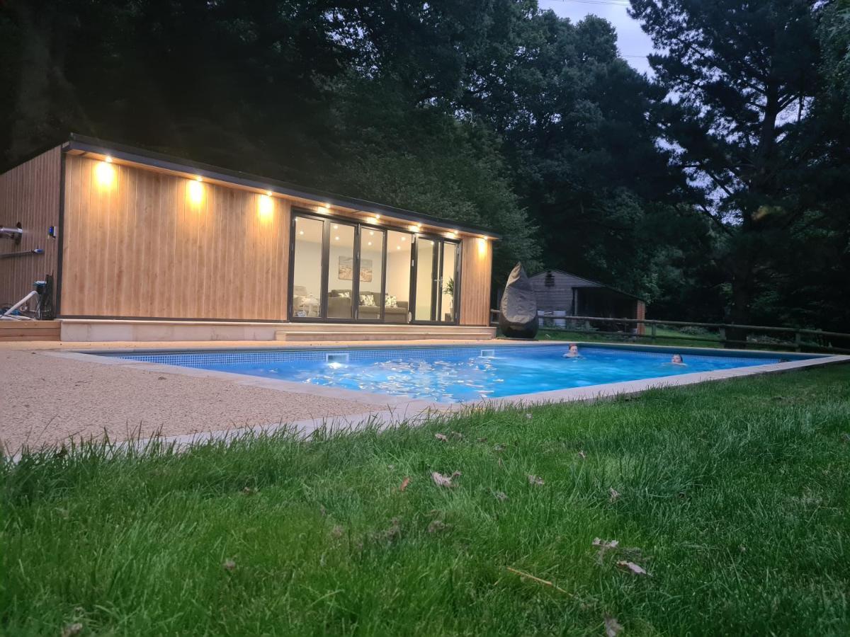 Osbornes Holiday House Near Exeter With Swimming Pool Exterior photo