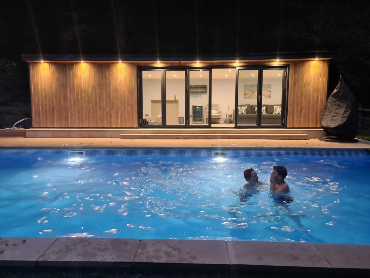 Osbornes Holiday House Near Exeter With Swimming Pool Exterior photo
